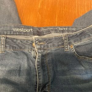 Westport Signature 16W Capri Jeans